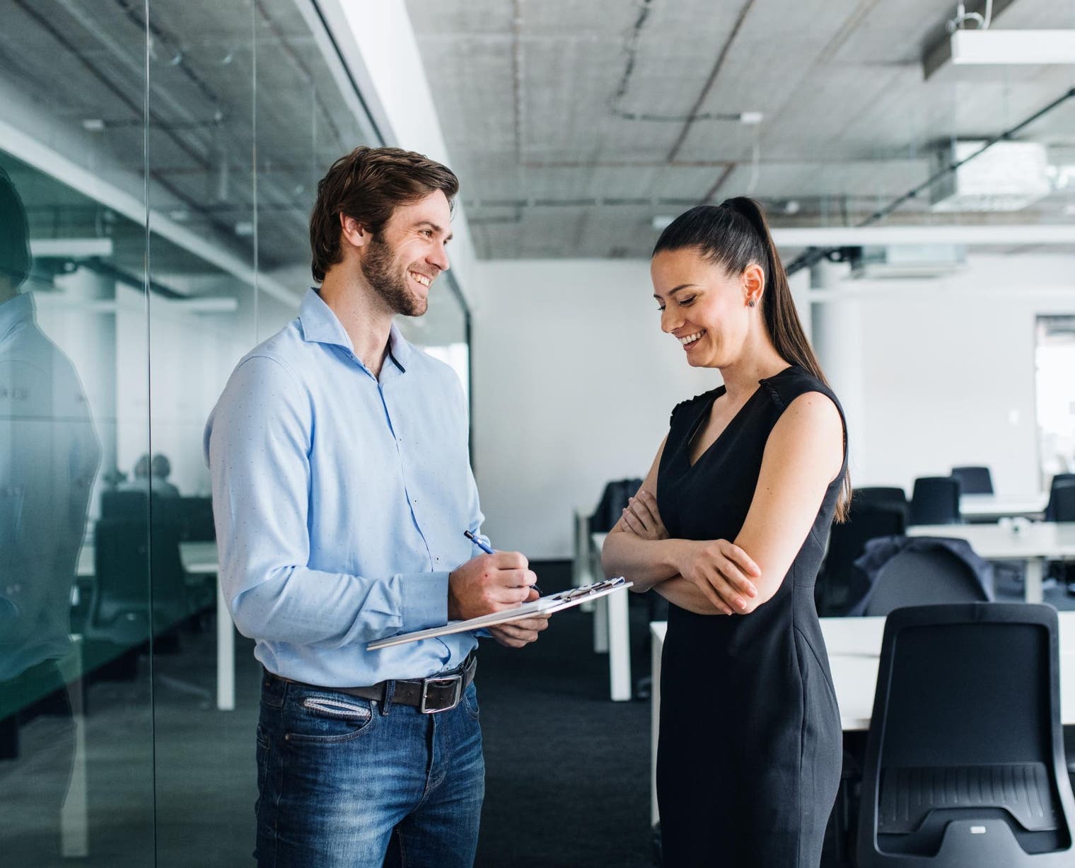 canva-young-professional-working-office-checklist