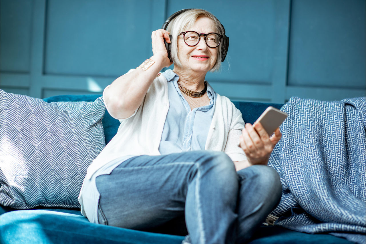 Canva-senior-woman-headphones